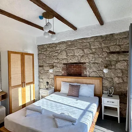 The Comelly Alacati 3*