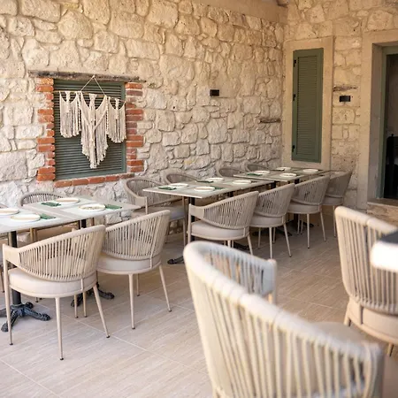 호텔 The Comelly Alacati 3*
