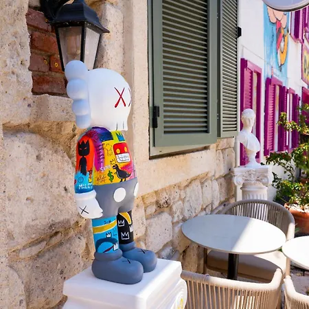 The Comelly Alacati Cesme