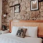 The Comelly Alaçatı Çeşme